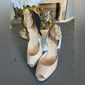 O Jour   Cream and Black Peep Toe Heels Size 37